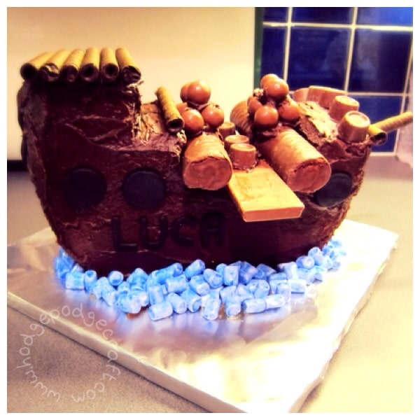 How to make a fantastic, easy peasy chocolate pirate ship cake in just one morning!