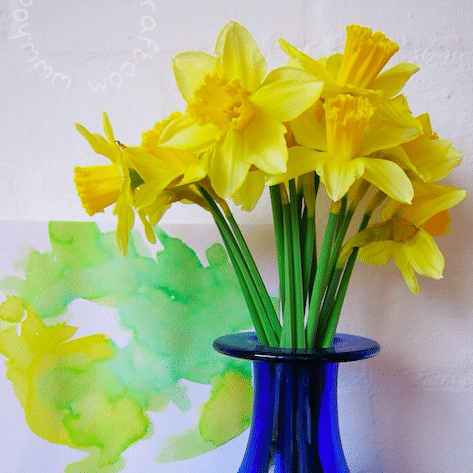 St David's day crafts: Love-spoons & Daffodils